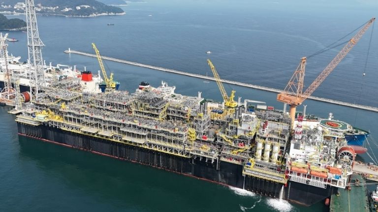 Petrobras antecipa produção da P-79 no campo de Búzios